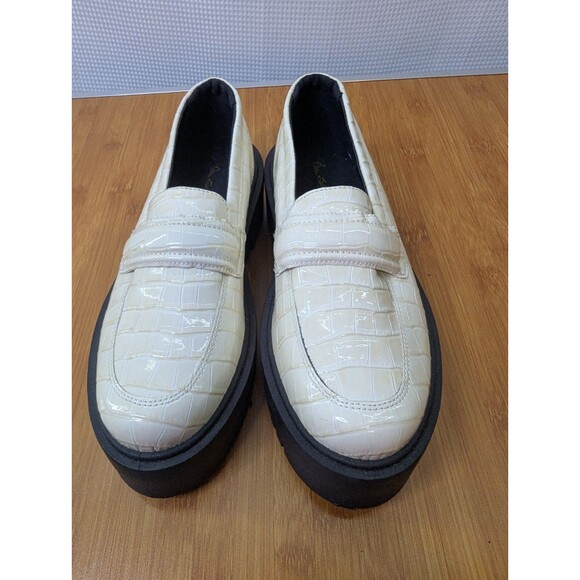 Miss Selfridge Cream Patent Faux Croc Chunky Loafers Size 9 Platform NWOT (V12) - Picture 3 of 7